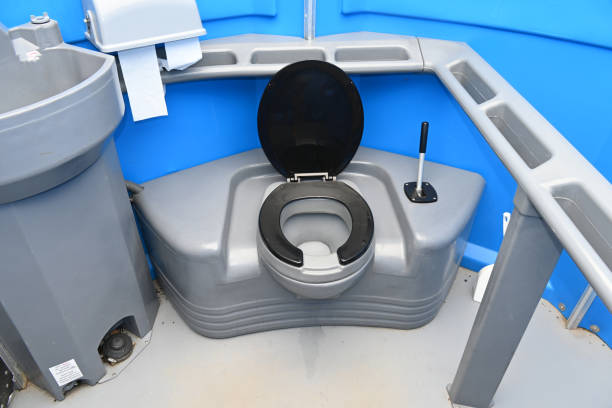 Best Porta potty rental near me  in Gladwin, MI